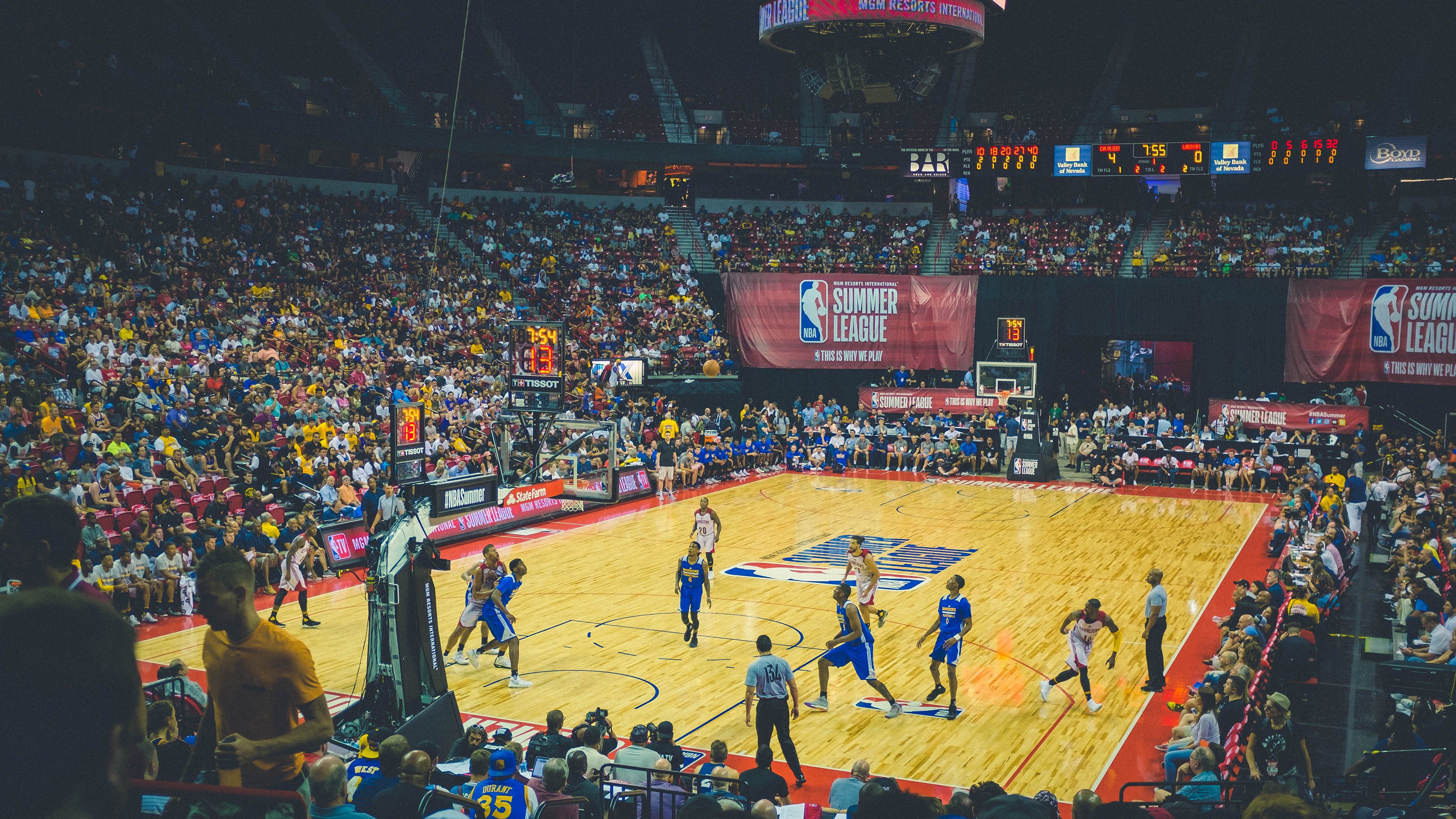 _冬季专属：露天冰雪网球锦标赛别样精彩_，冰上网球